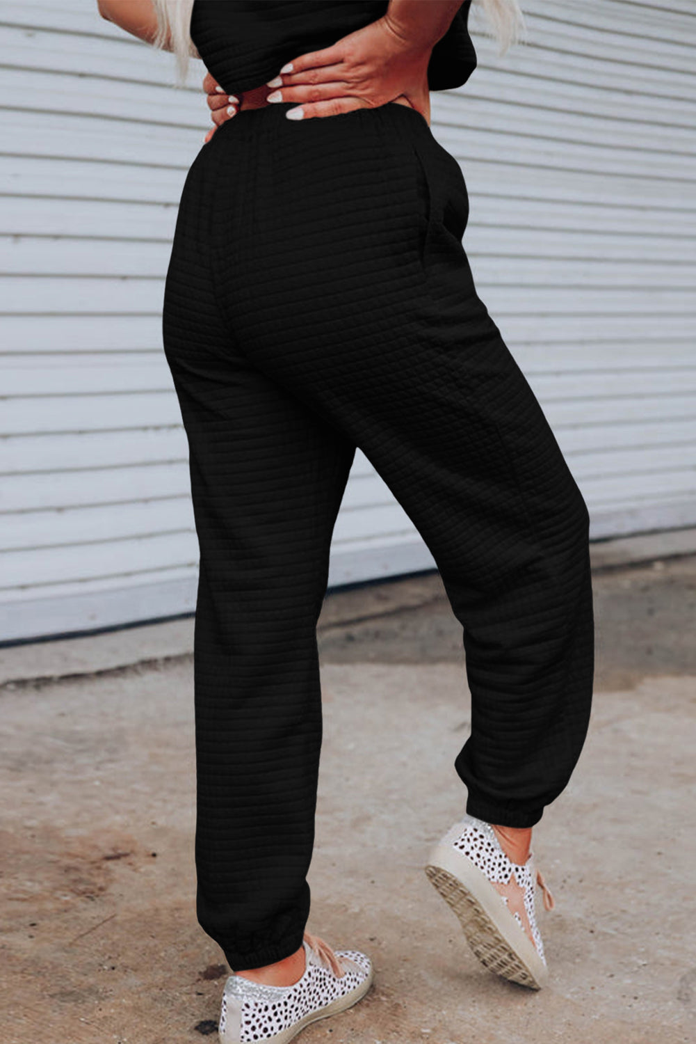 Lattice Textured Cropped Tee and Jogger Pants Set - Black